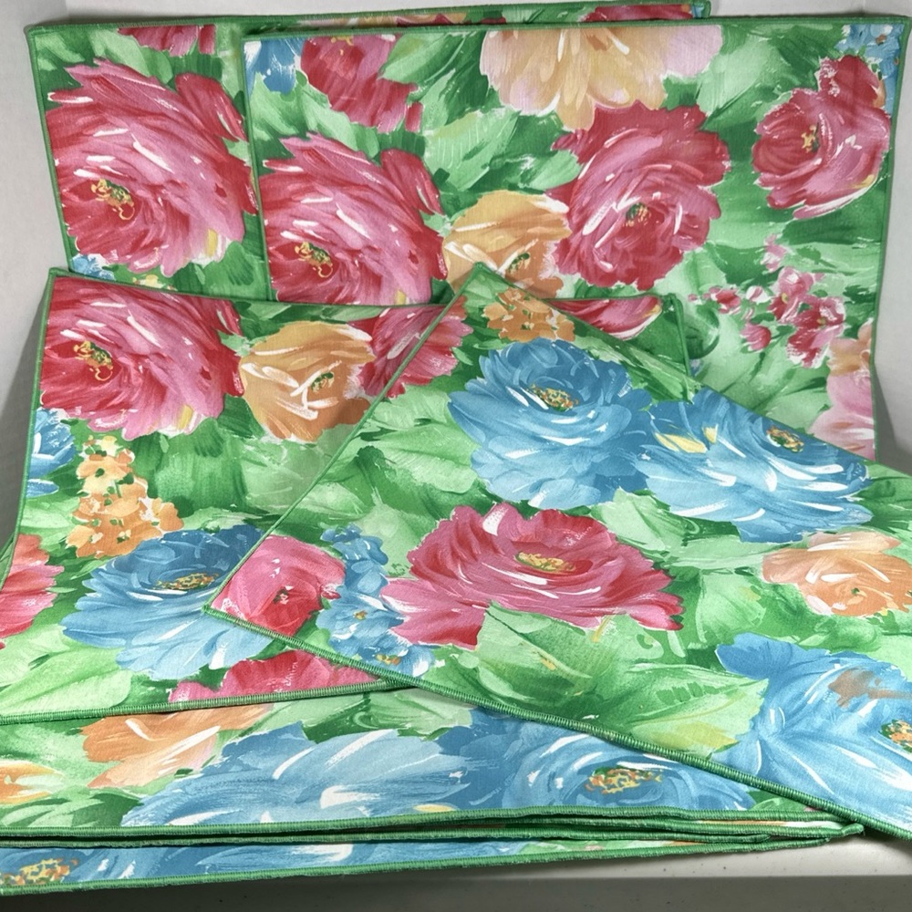 9 floral placemats By Designers Collection, Dallas. New Without Tags Reversible.
